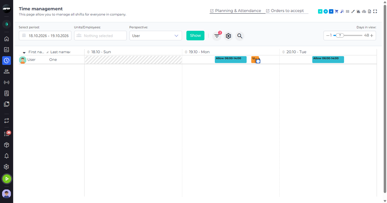 Screenshot: Time management shows the request next to the employee's shifts